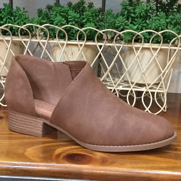 MEDFORD-Low Cut Out Bootie - Picture 4 of 5